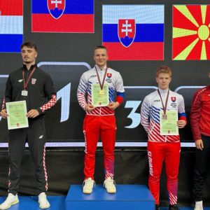 2b21ea56-a189-4b06-b3e2-7e1d3434769e