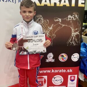 b77cf998-8c96-40e2-8668-c053903f6ec1